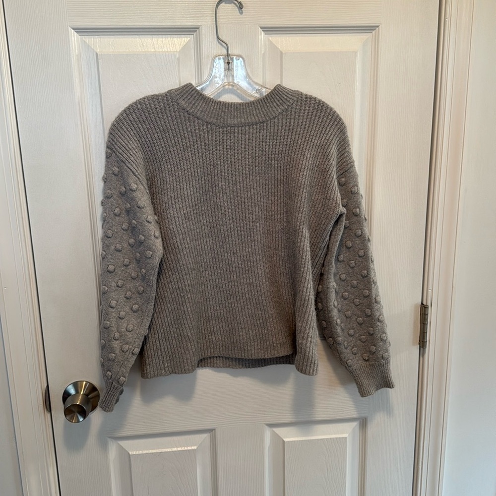 CeCe grey sweater size small